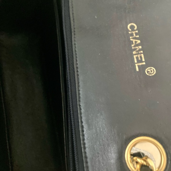 Chanel Vintage Navy & Red Quilted Lambskin Purse & Chain. Great look with Denim - Picture 6 of 11